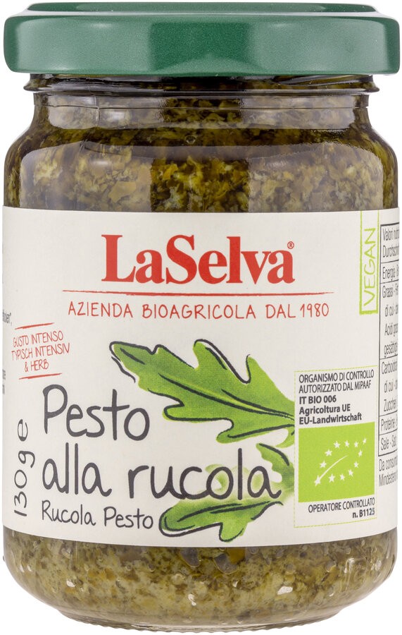 Erlebe mit dem La Selva Pesto Rucola ein Geschmackserlebnis, das deine Küche in ein italienisches Feinschmeckerparadies verwandelt. Hergestellt aus frischem Rucola und edlen Pinienkernen, bietet dieses Pesto eine perfekte Balance zwischen würzig und nussig. Ideal, um deiner Pasta das gewisse Etwas zu verleihen oder Fleischsaucen eine raffinierte Note zu schenken. Auch zu frischem Brot ein Genuss, bringt es Abwechslung auf den Tisch. Mit seiner intensiven Aromatik setzt es Akzente in deinen Gerichten.