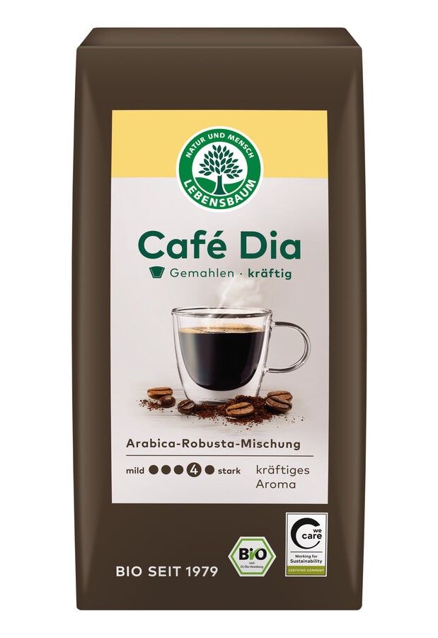 Tauch ein in die Welt des aromatischen Genusses mit dem Lebensbaum Café Dia. Dieser Bio-Kaffee, sorgfältig gemahlen in einer 500g-Packung, bietet ein unvergleichliches Geschmackserlebnis. Perfekt für den Start in den Tag oder als belebende Pause, ist dieser Kaffee dein idealer Begleiter. Mit seiner reichen Aromavielfalt und sanften Röstung begeistert er jeden Kaffeeliebhaber. Vielseitig in der Zubereitung, entfaltet er sein volles Potenzial und verführt mit jedem Schluck.